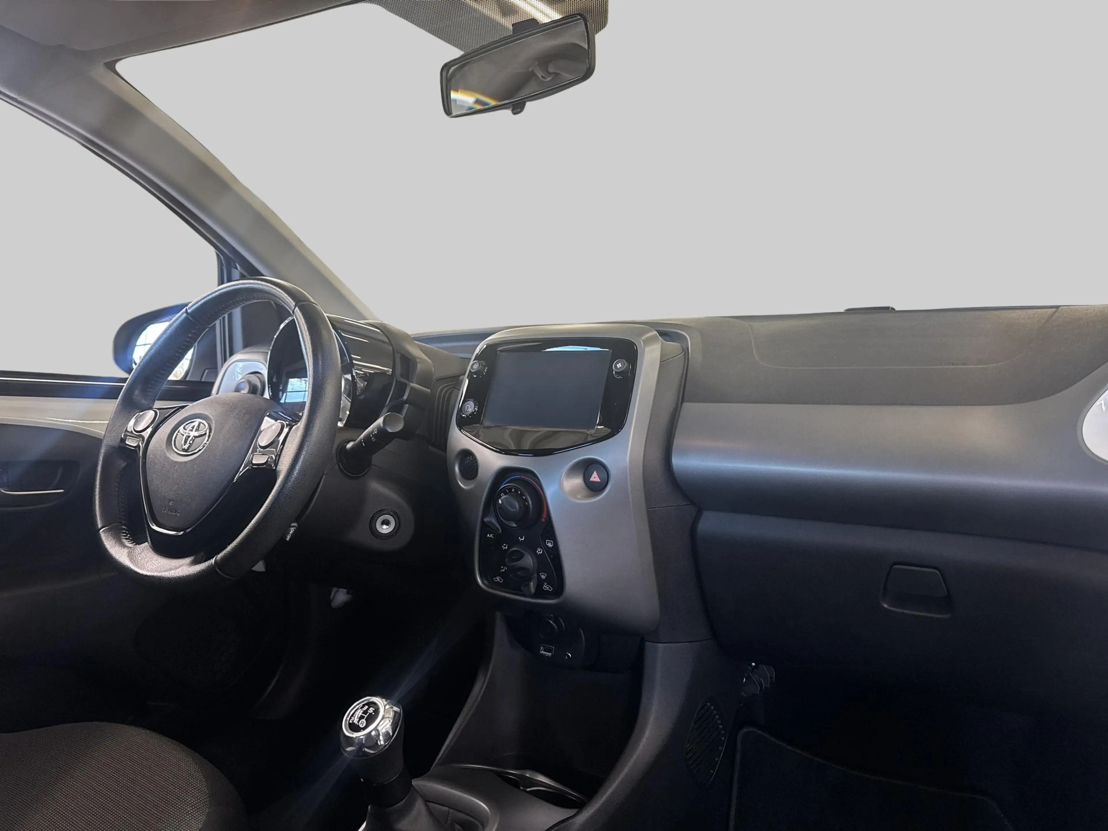 Toyota Aygo 1.0 VVT-i x-play | Achteruitrijcamera | Apple Carp — photo 13
