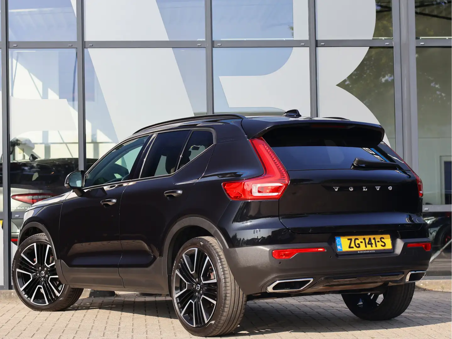 Volvo XC40 2.0 T4 190PK Inscription | ACC | Pano | Carplay | Noir - 2