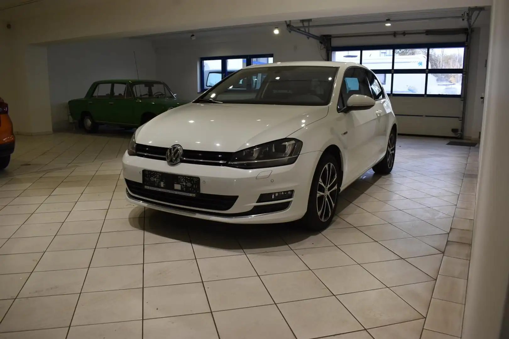 Volkswagen Golf 1.4 TSI Lounge SHZ 2xPDC Xenon Weiß - 2