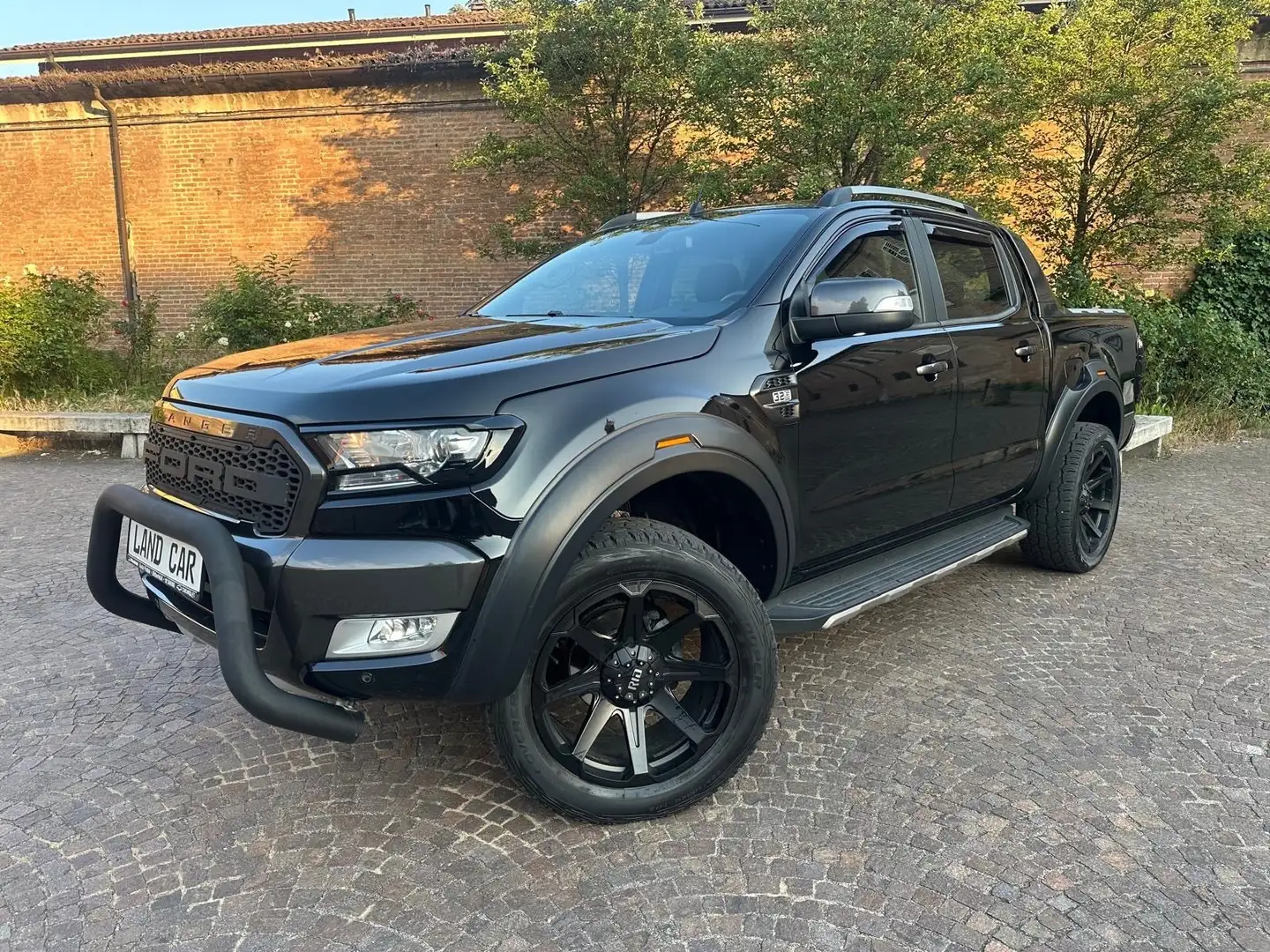 Ford Ranger 3.2 TDCi aut. DC Wildtrak 5pt. Zwart - 1