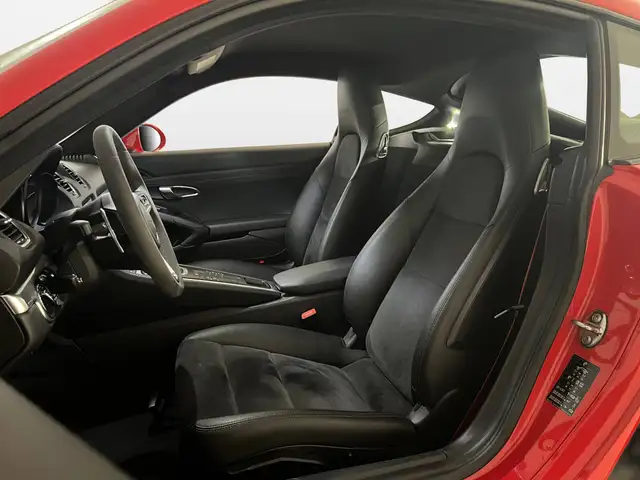 Porsche Cayman view 13
