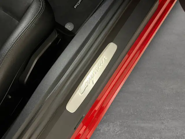 Porsche Cayman view 15
