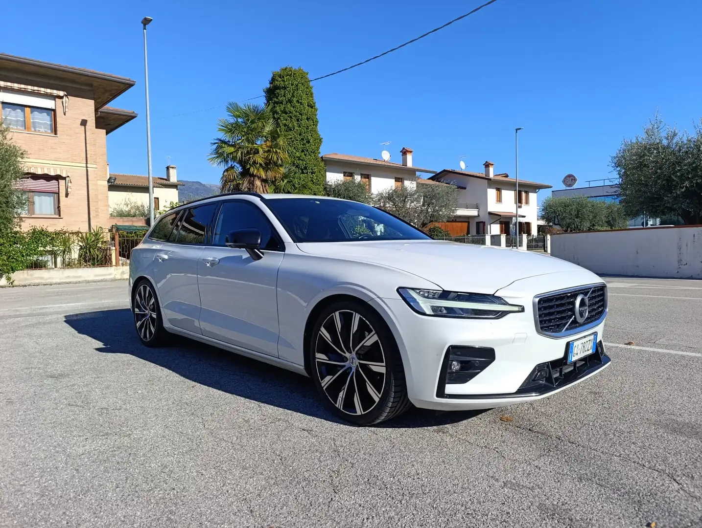 Volvo V60 V60 II 2019 2.0 d4 R-design geartronic my20 Bianco - 1