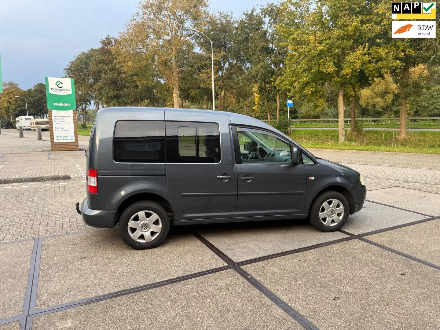 Volkswagen Caddy 1.6 Comfortline 5p. Grijs - 1