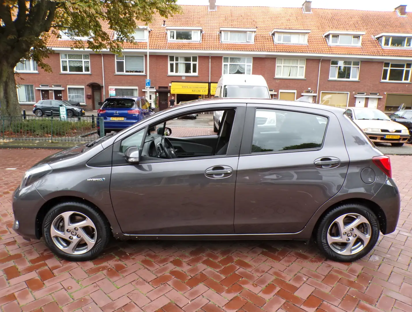 Toyota Yaris 1.5 Hybrid Trend NL AUTO ORGINELE KM STAND MET NAP Gris - 2