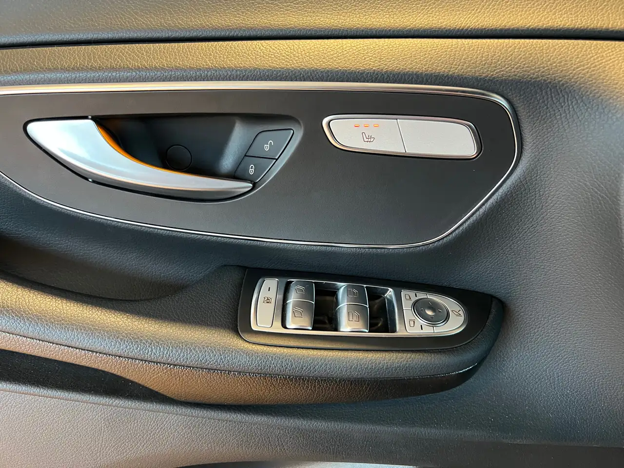 Mercedes-Benz V-Class d LWB L2 AMG-Line Elektr. Deuren Trekhaak 6 zits Navi LED Sfeer Standverw.-Dakrails-Elek.Spiegels- Camera, миниатюра 24
