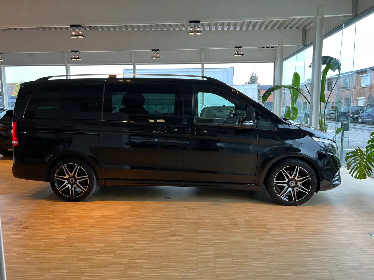 Mercedes-Benz V-Class d LWB L2 AMG-Line Elektr. Deuren Trekhaak 6 zits Navi LED Sfeer Standverw.-Dakrails-Elek.Spiegels- Camera, миниатюра 15