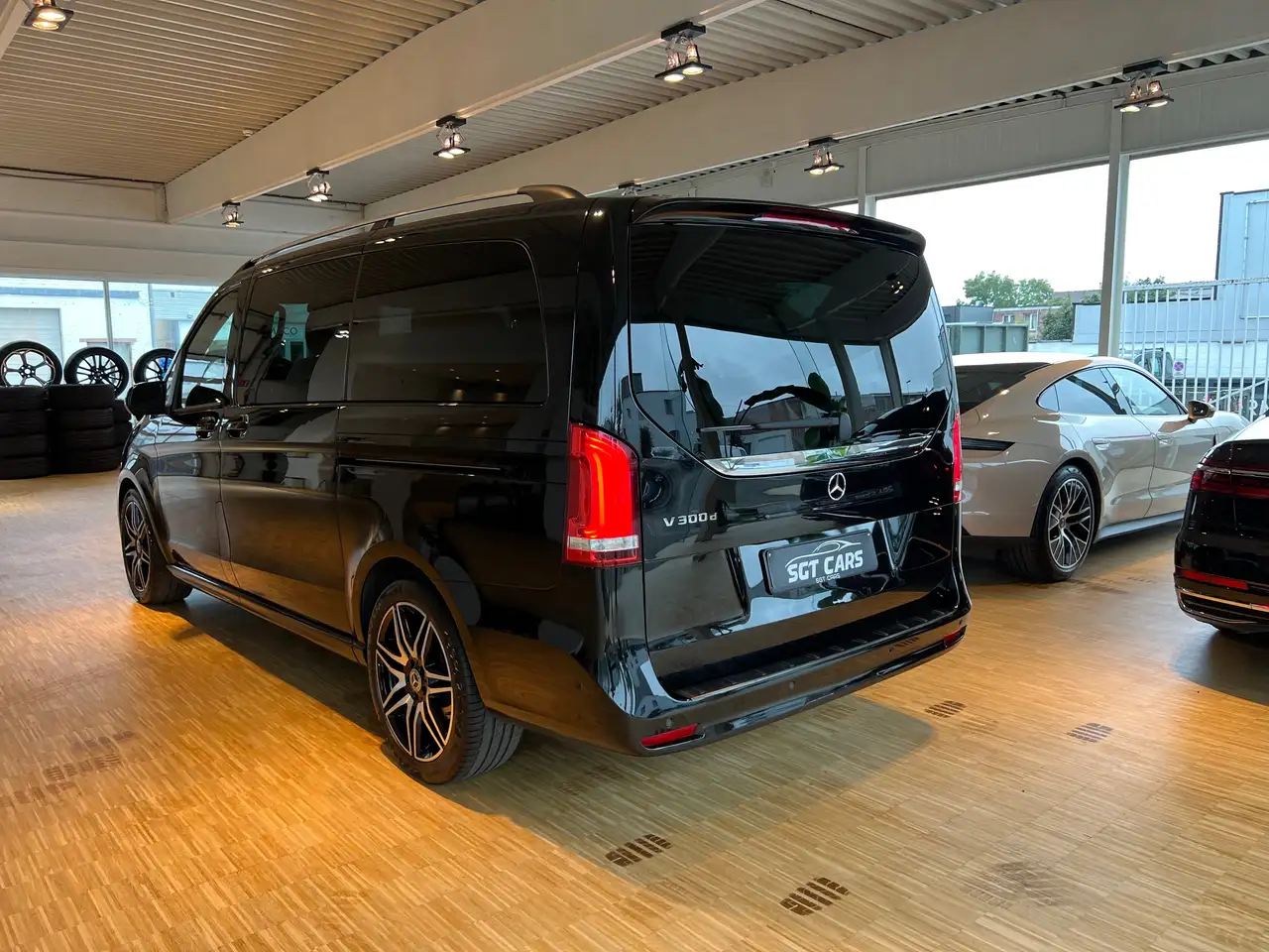 Mercedes-Benz V-Class d LWB L2 AMG-Line Elektr. Deuren Trekhaak 6 zits Navi LED Sfeer Standverw.-Dakrails-Elek.Spiegels- Camera, миниатюра 3