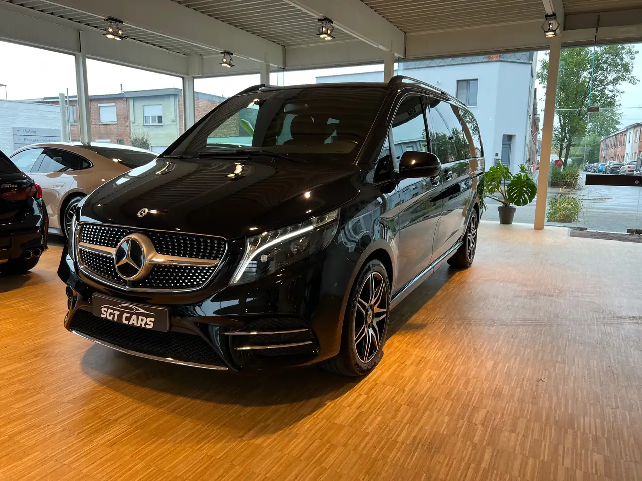 Mercedes-Benz V-Class d LWB L2 AMG-Line Elektr. Deuren Trekhaak 6 zits Navi LED Sfeer Standverw.-Dakrails-Elek.Spiegels- Camera, миниатюра 2