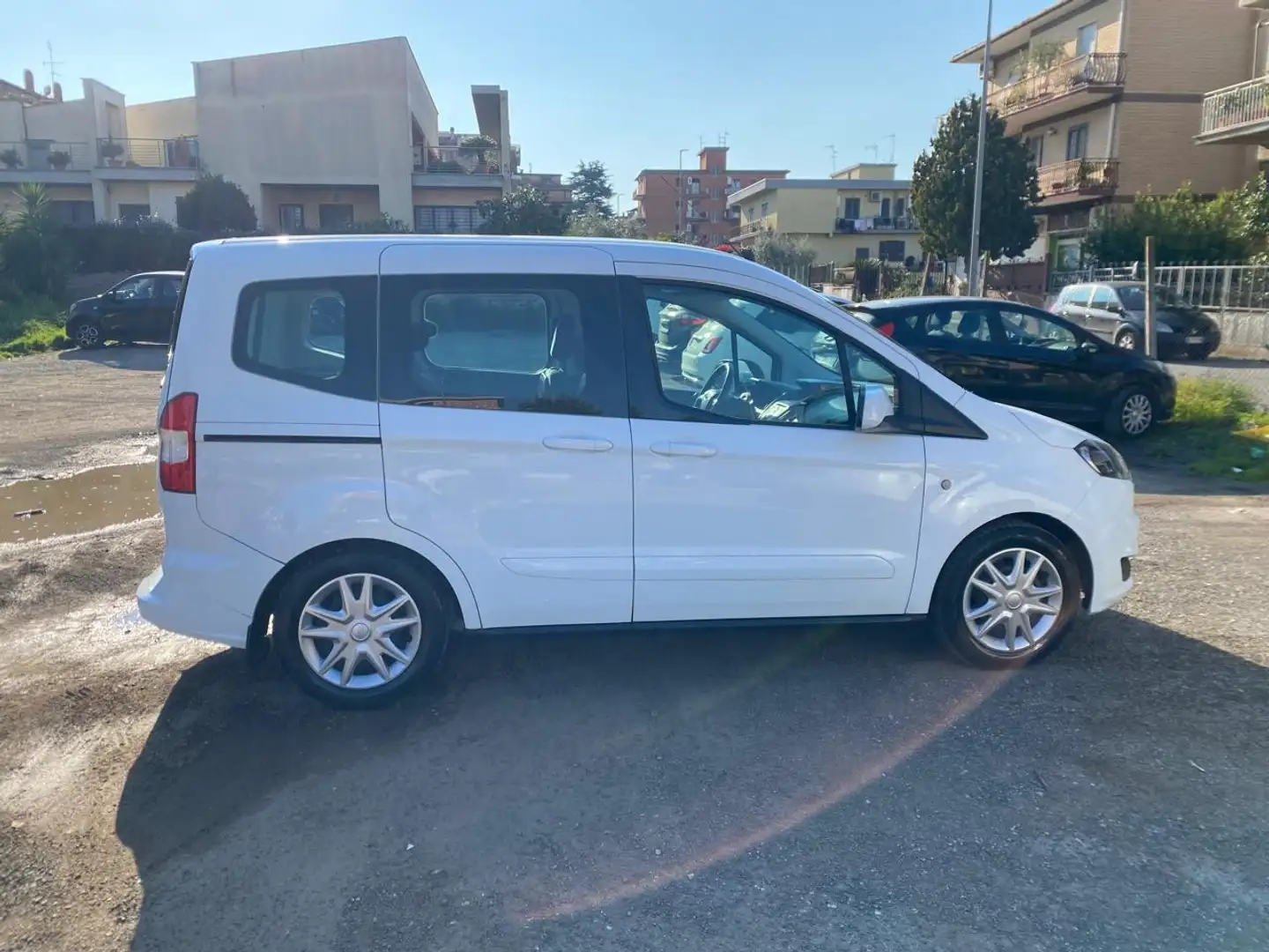 Ford Tourneo Courier Titanium Blanc - 2