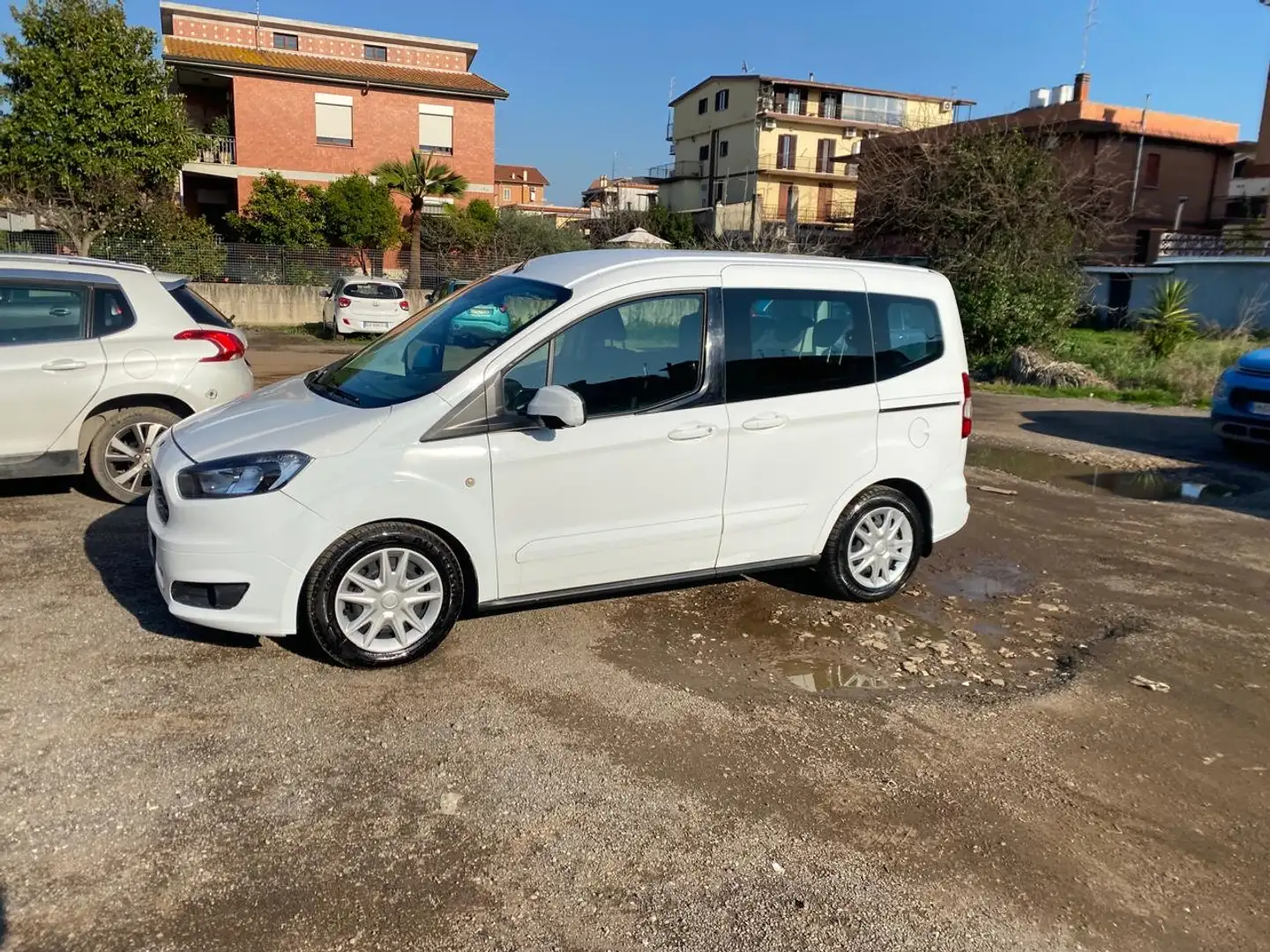 Ford Tourneo Courier Titanium Blanc - 1