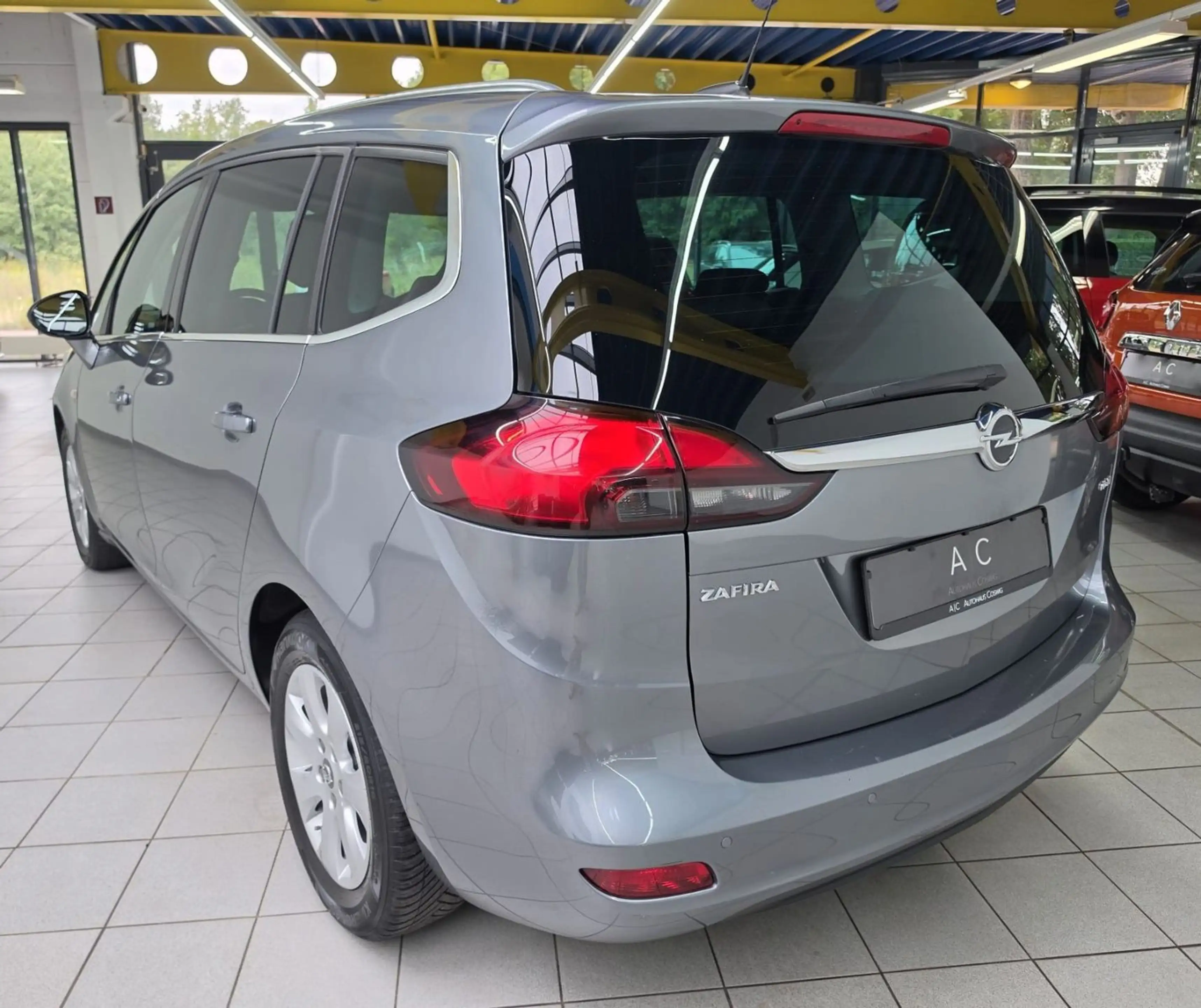 Opel Zafira Tourer 2.Hand,7-Sitzer — photo 2