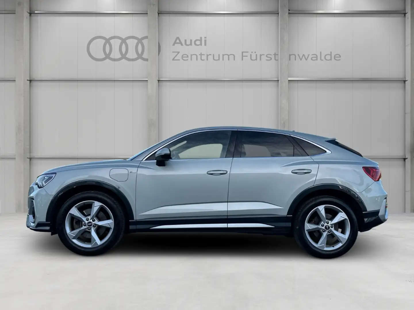 Audi Q3 Sportback 45 TFSI e S tronic S line Navi Digitales Silber - 2