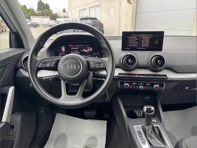 Audi Q2 view 16