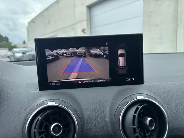 Audi Q2 view 19
