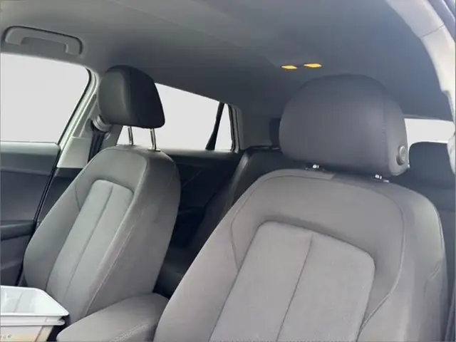 Audi Q2 view 7