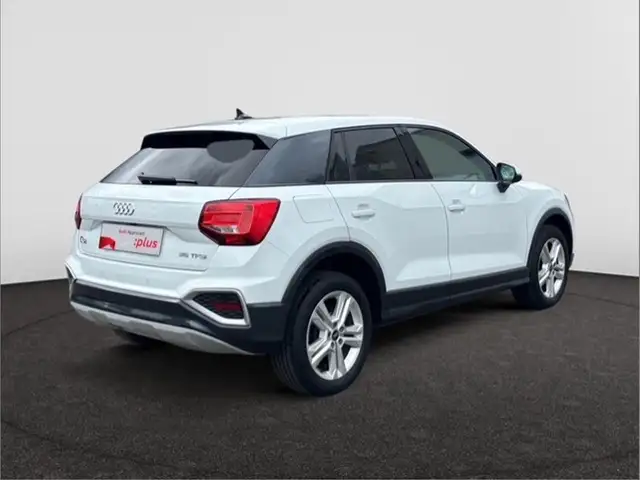 Audi Q2 view 22