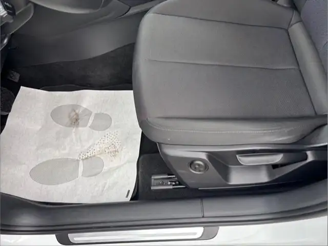 Audi Q2 view 11