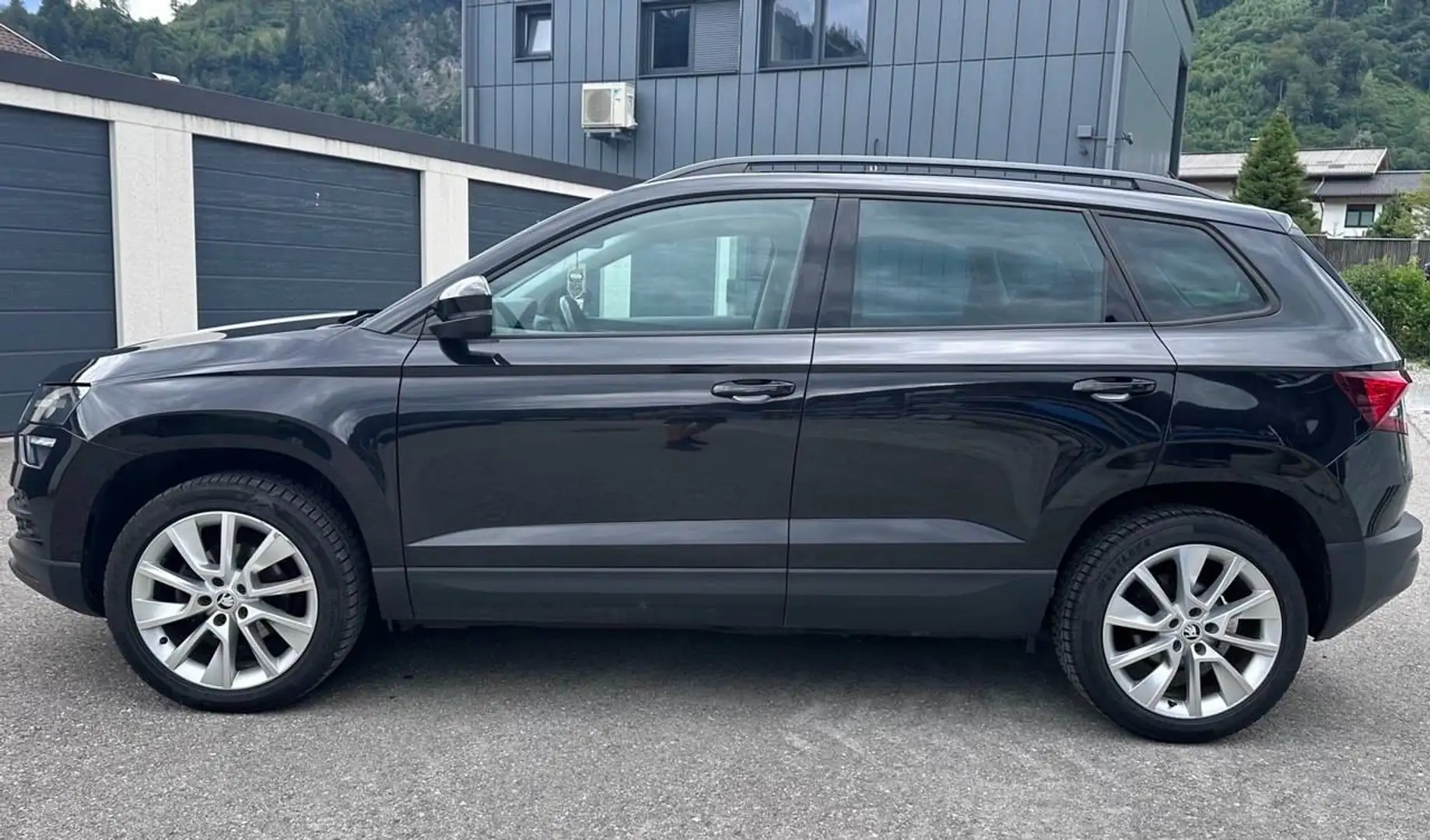 Skoda Karoq Karoq 1,6 TDI Style Limited DSG Aut. neues Pickerl Schwarz - 2