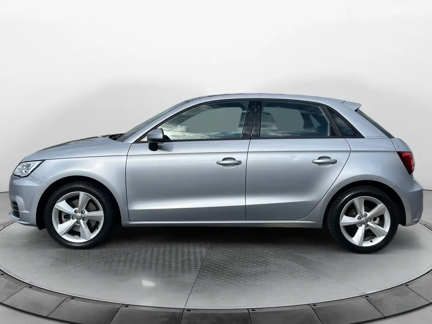 Audi A1 1.4 TFSI Sportback NAVI*XENON*PDC*SZH*PANO Silber - 2