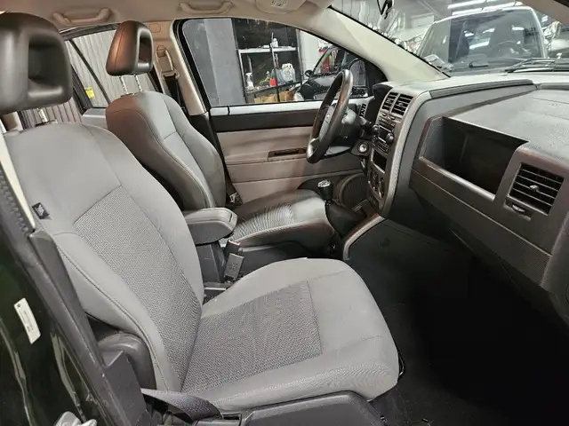 Jeep Compass view 12