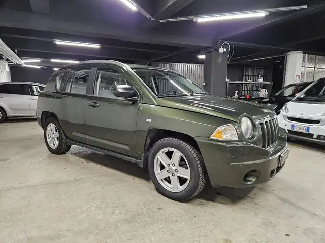 Jeep Compass view 3