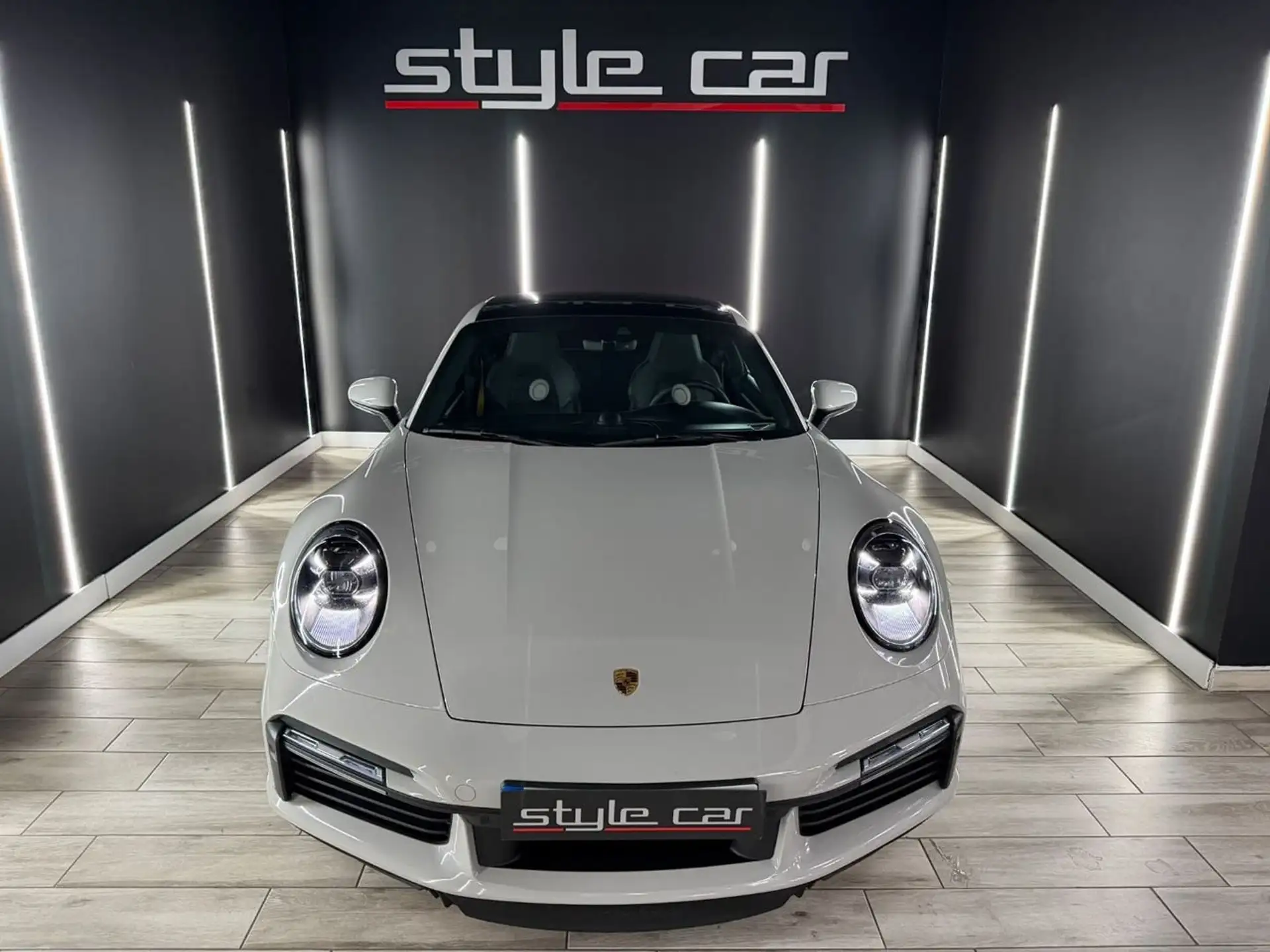포르쉐 911 Turbo S Coupe 2023 화이트 사진 2