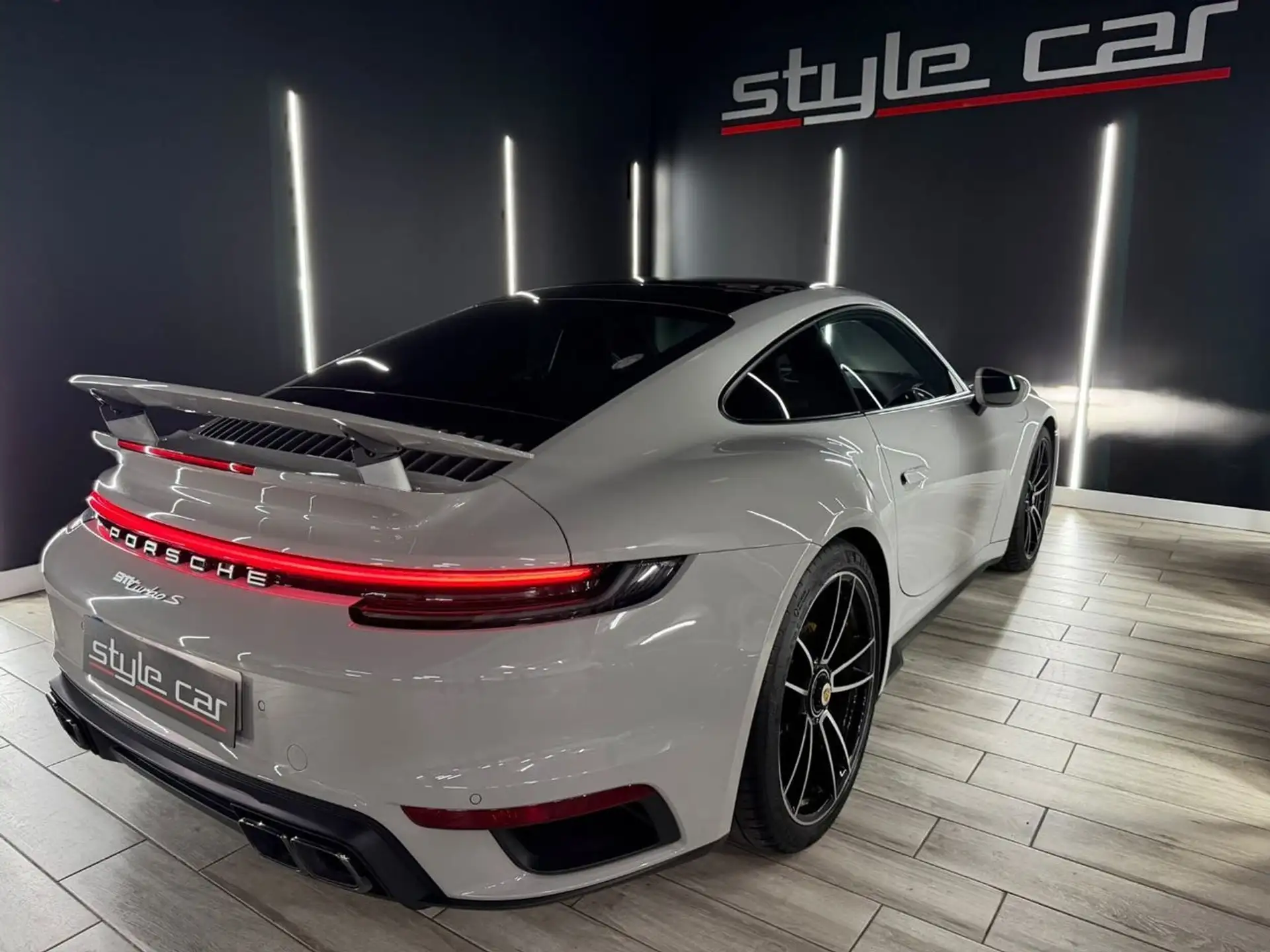 포르쉐 911 Turbo S Coupe 2023 화이트 사진 4