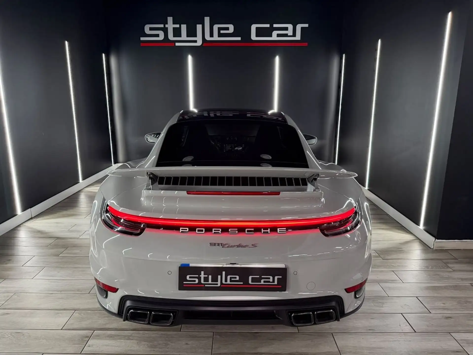 포르쉐 911 Turbo S Coupe 2023 화이트 사진 3