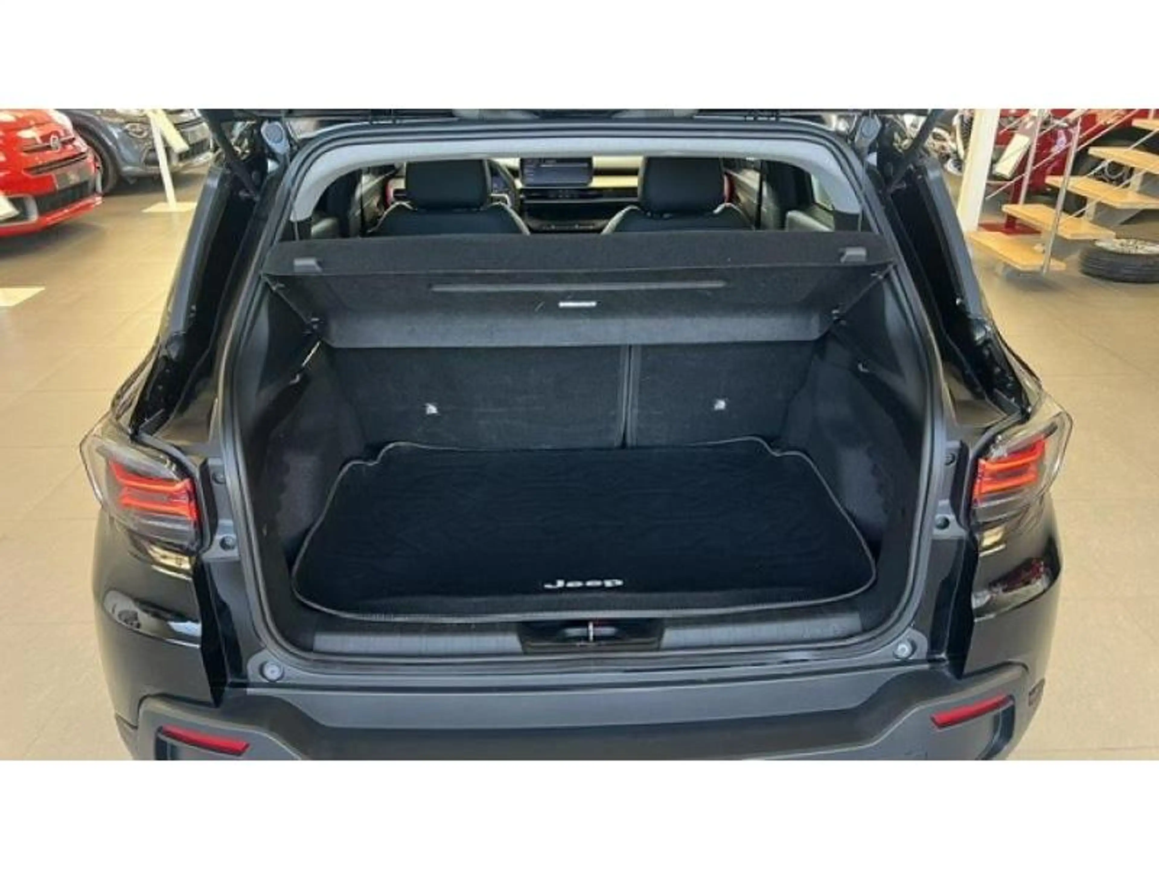 Jeep Avenger 1.2 Turbo MHEV Summit — photo 5