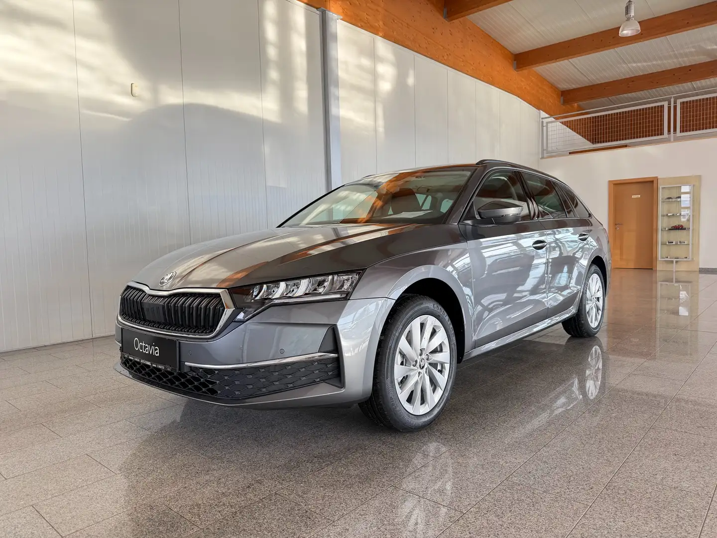 Skoda Octavia 1.5 TSI 85 kW Selection "Winterräder kostenlos" Grau - 2