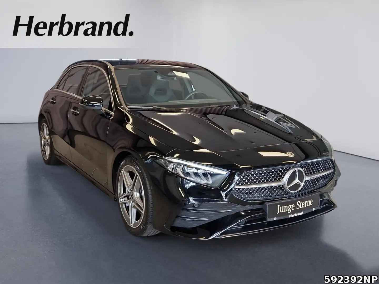 Mercedes-Benz A 200 AMG LED Kamera KEYLESS 18"LM Ambiente DAB Schwarz - 2