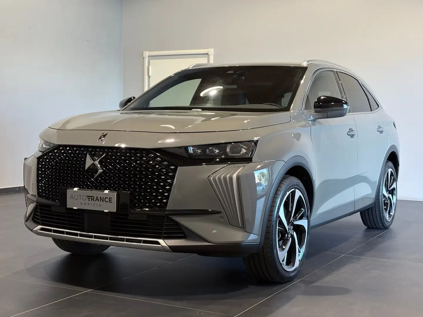 DS Automobiles DS 7 Crossback DS7 1.5 bluehdi Rivoli 130cv auto Grigio - 1