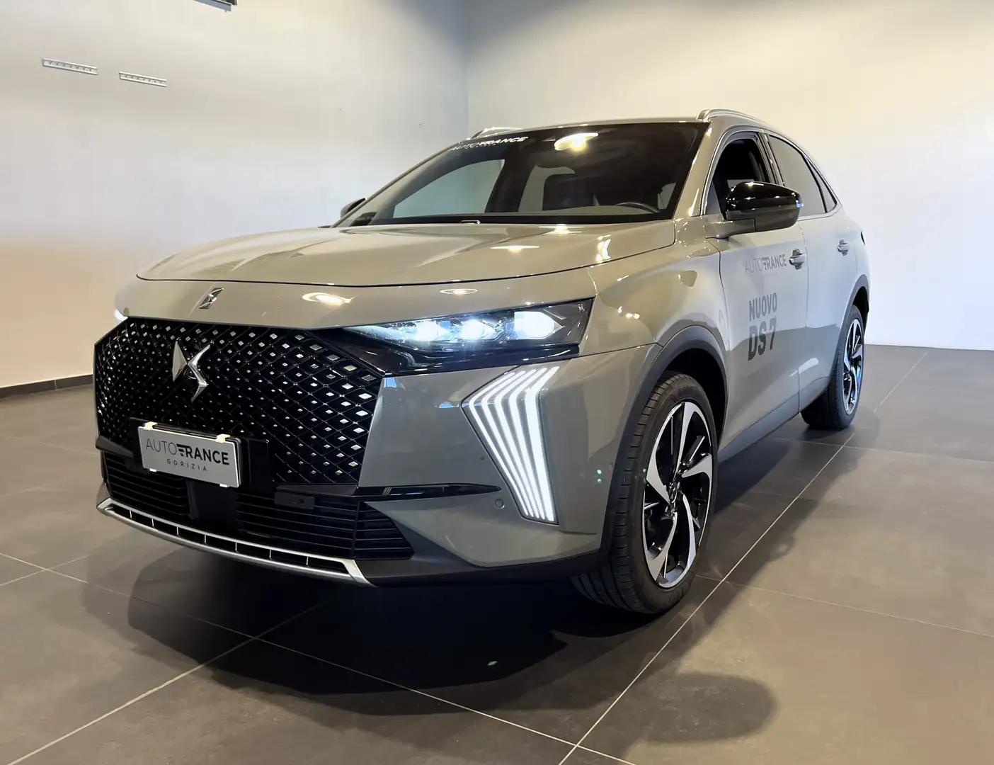 DS Automobiles DS 7 Crossback DS7 1.5 bluehdi Rivoli 130cv auto Grigio - 1