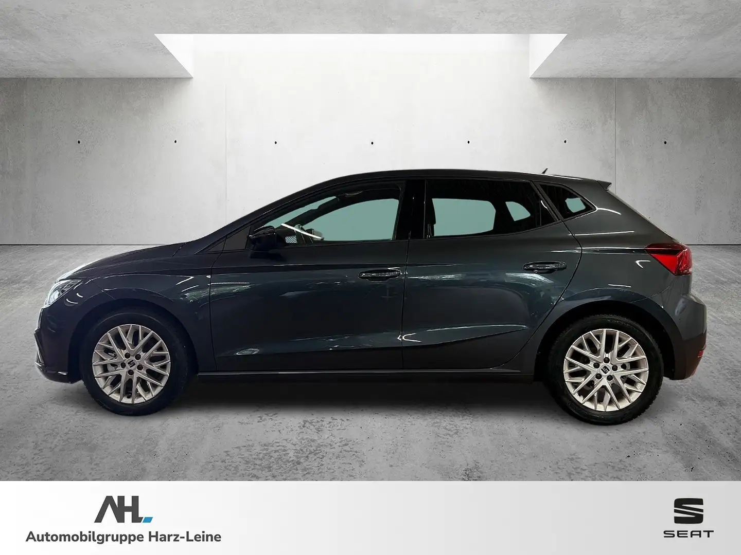 SEAT Ibiza 1.0 TSI FR DSG Navi LED ACC RFK PDC Grau - 2