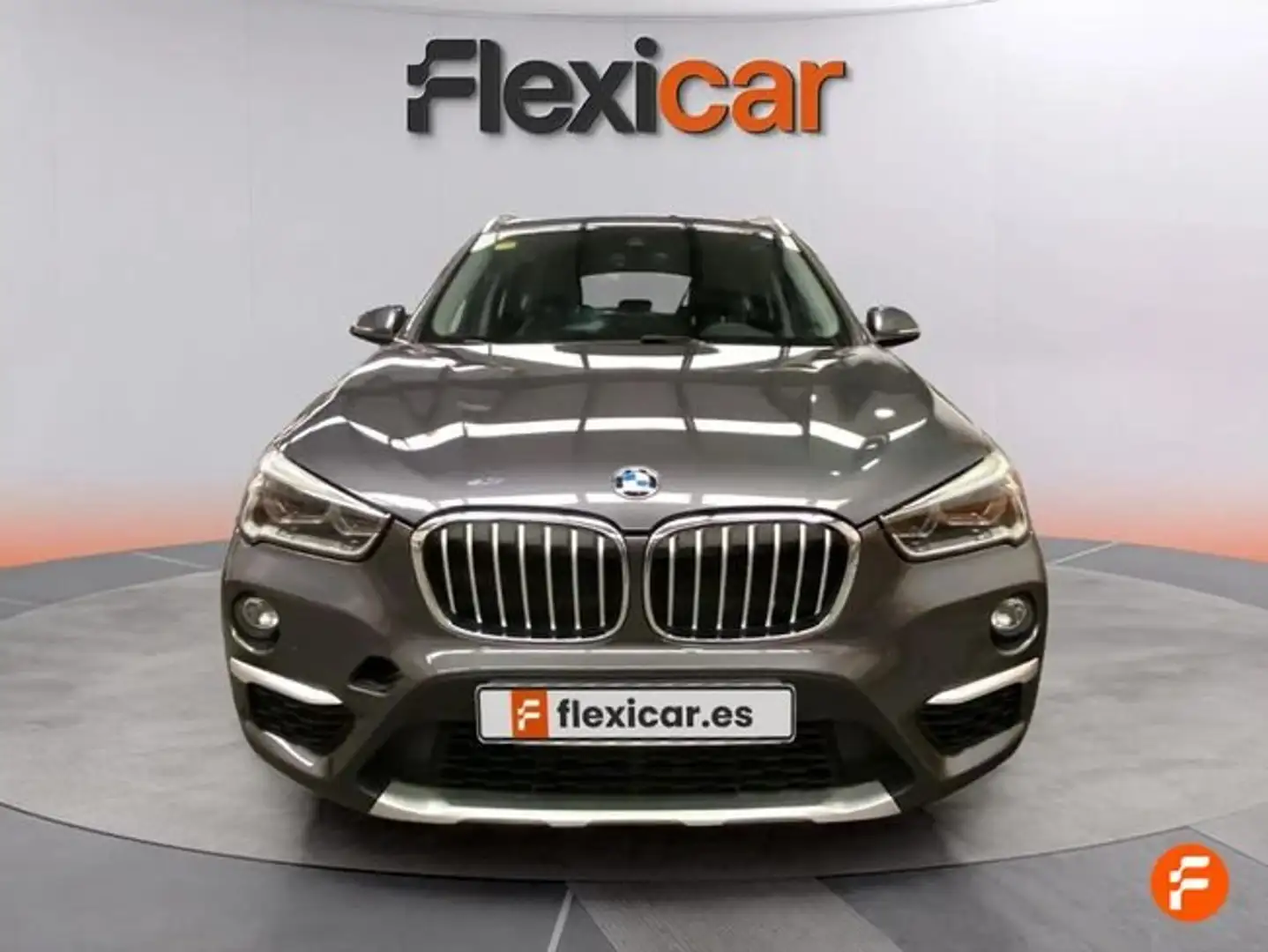 BMW X1 sDrive 18i Gris - 2