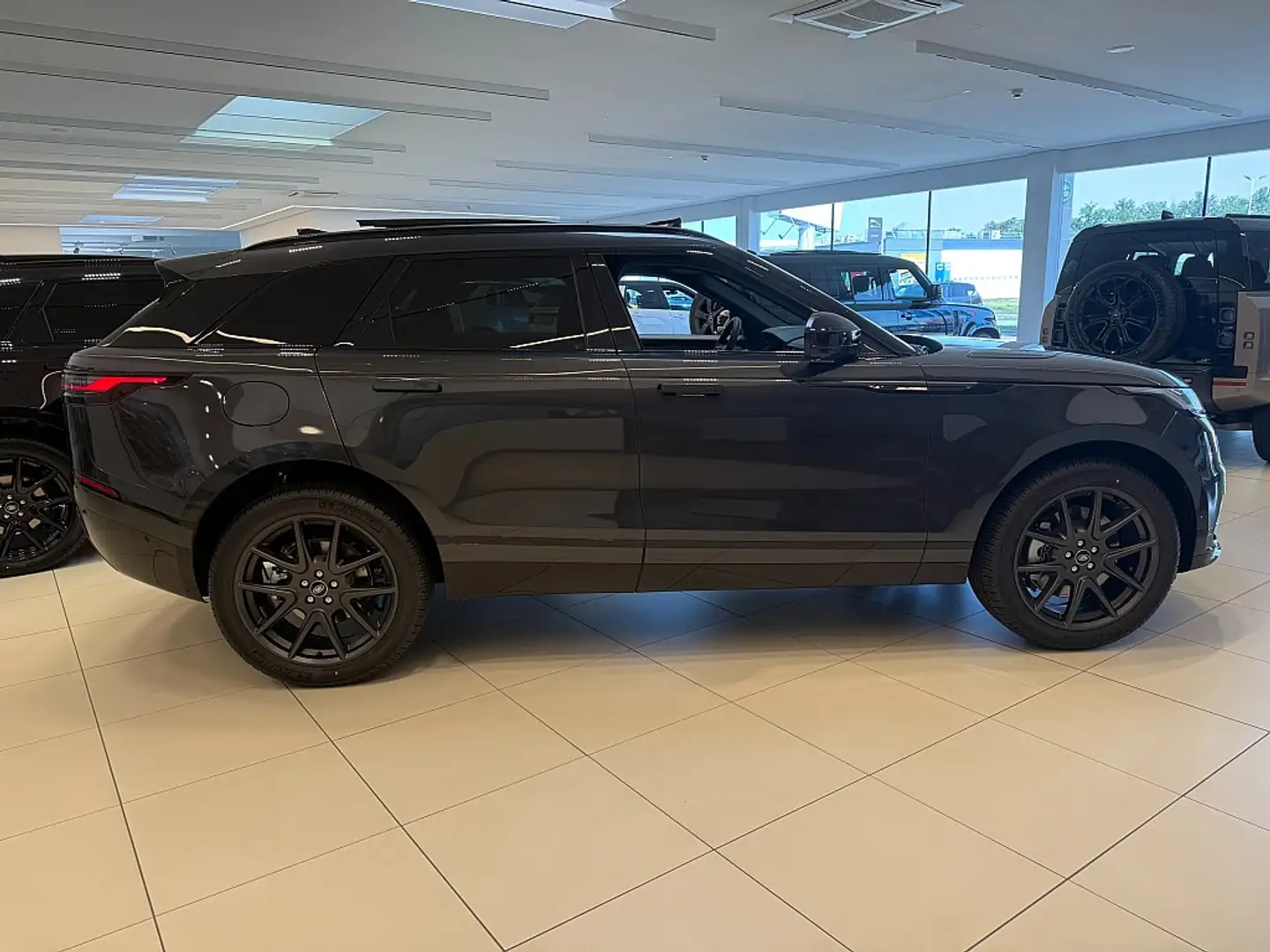 Land Rover Range Rover Velar P400e PHEV Graphite Edition Aut. Grau - 2