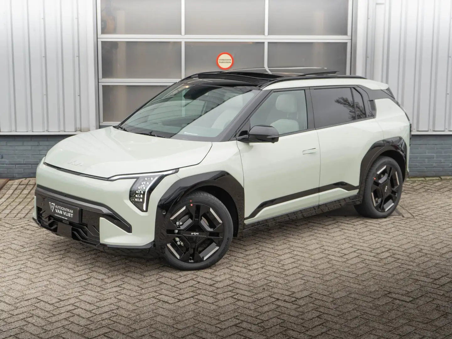 Kia EV3 GT-PlusLine 81.4 kWh Direct beschikbaar  l Adventu Groen - 2