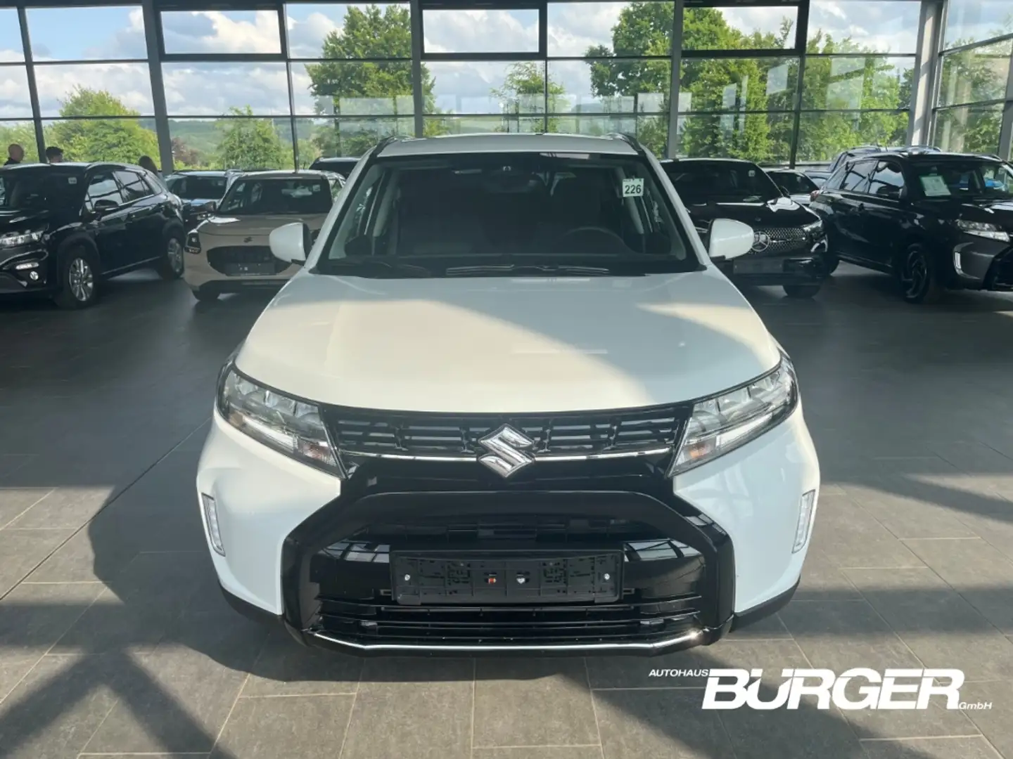Suzuki Vitara 1.4 Comfort Navi LED Kamera ACC SitzHZG Keyless Kl Weiß - 2