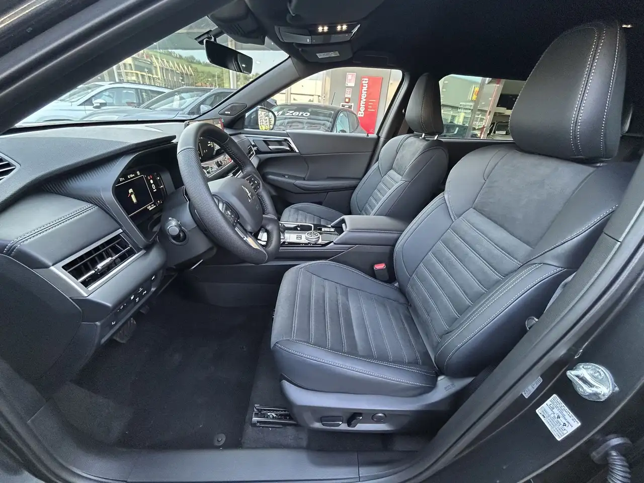 Mitsubishi Outlander 2026 — фото 10