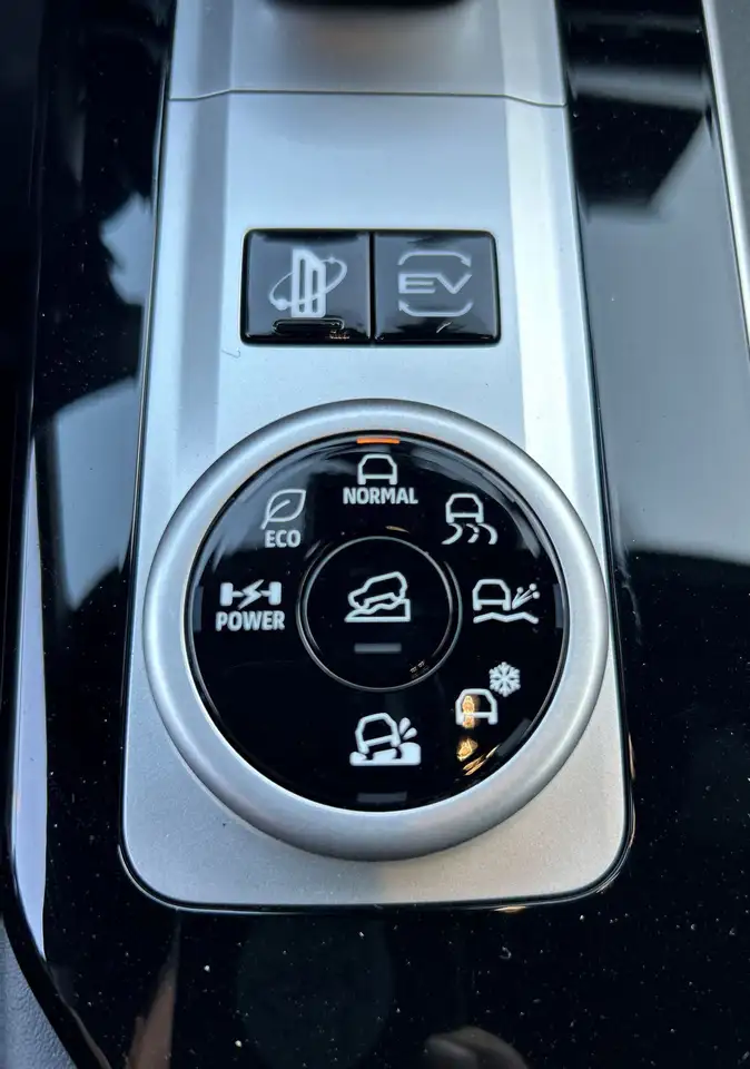 Mitsubishi Outlander 2026 — фото 15