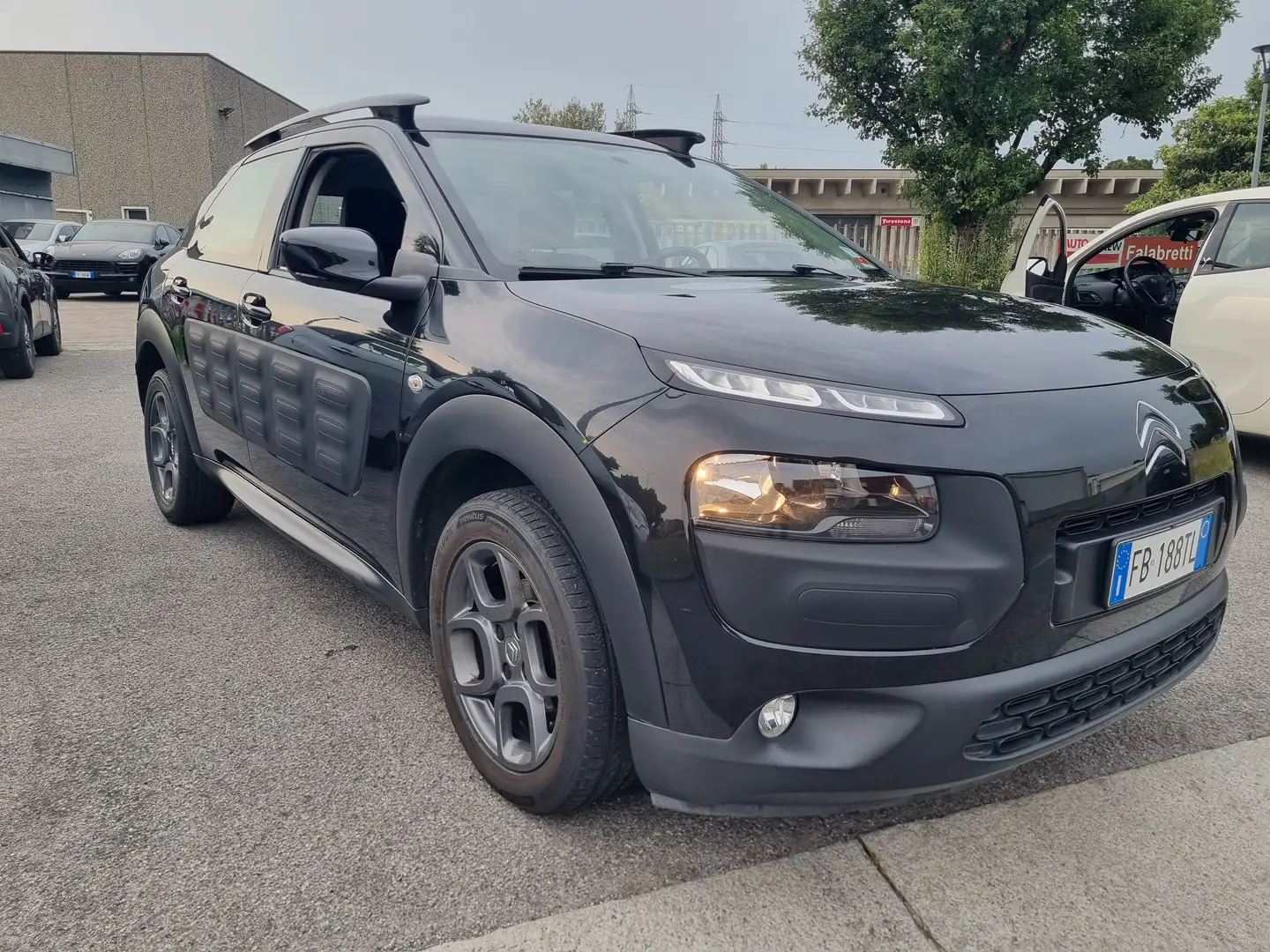Citroen C4 C4 Cactus 1.6 bluehdi Shine s Nero - 1