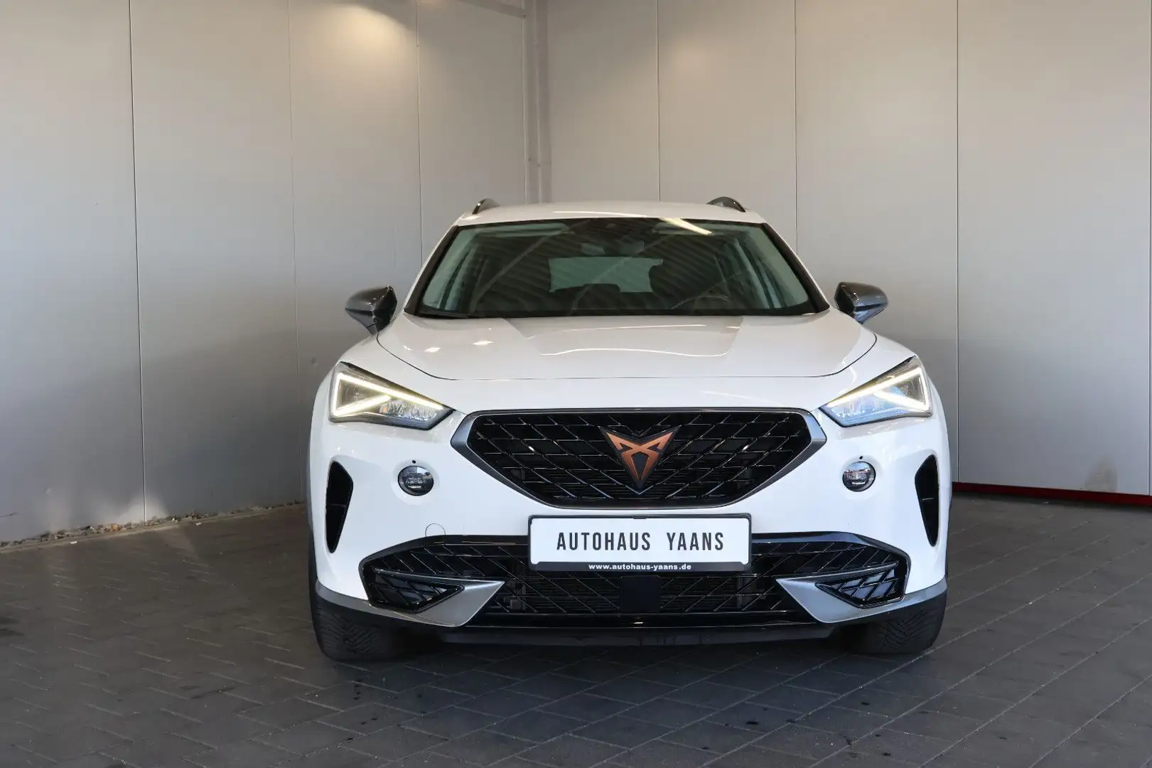 CUPRA Formentor 1.5 TSI AID+ACC+LANE+KEY+LED+18" Weiß - 2