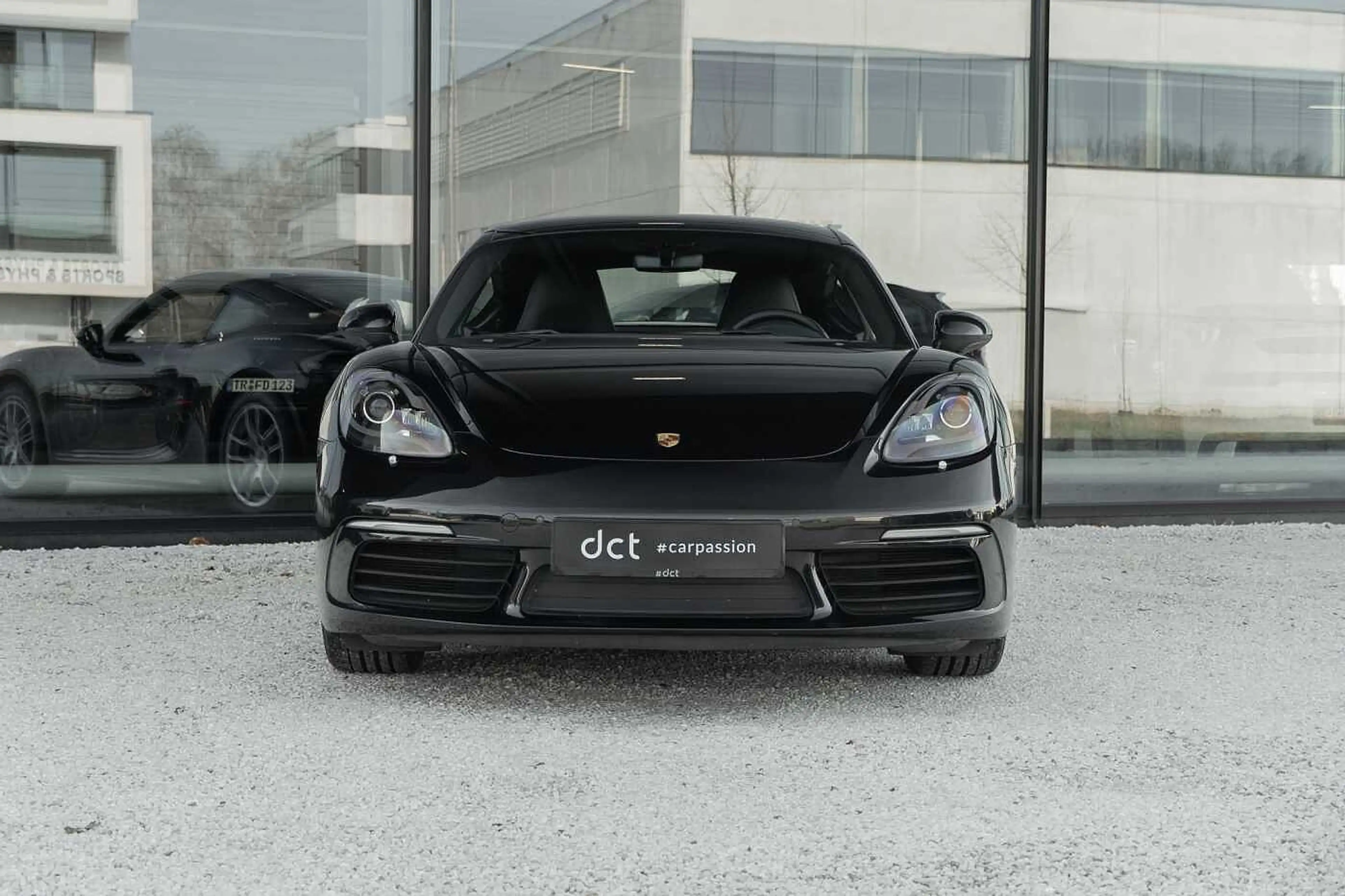 Porsche Cayman 718 — photo 2