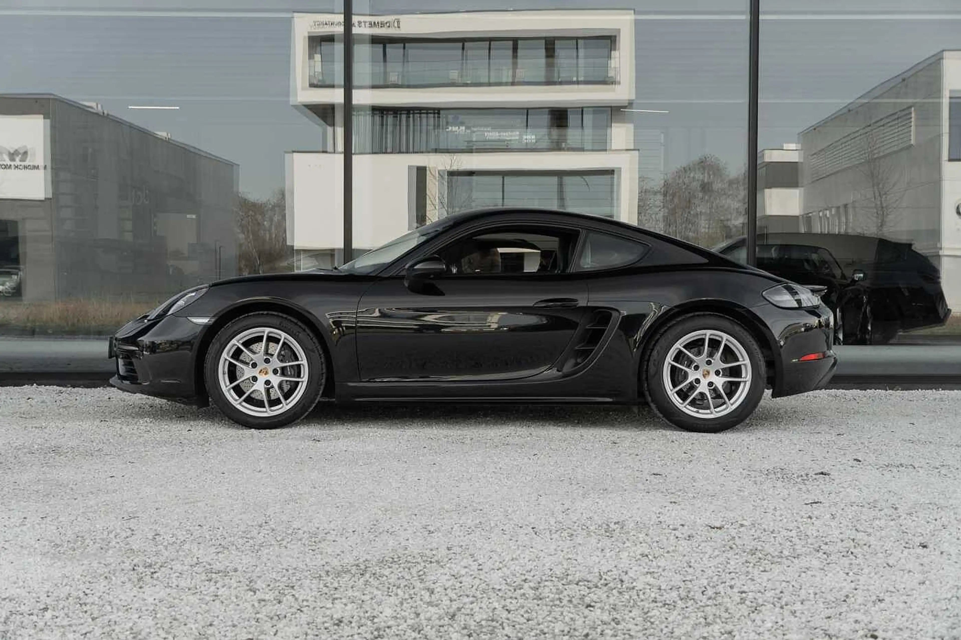 Porsche Cayman 718 — photo 5