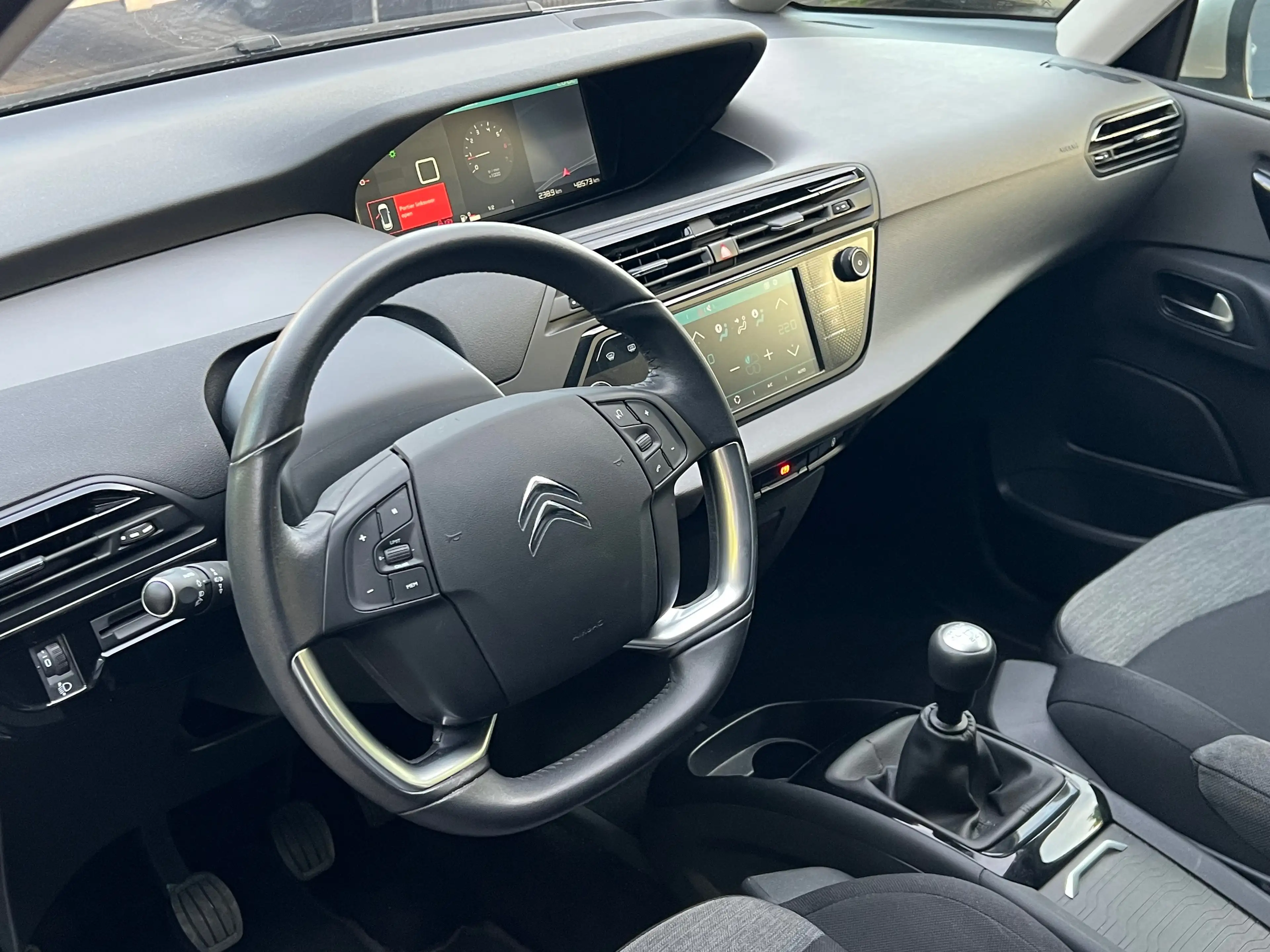 Citroen C4 Picasso 1.6 BlueHDi Navi Camera CruiseCntrl 48.573Km Keyless LED — photo 13