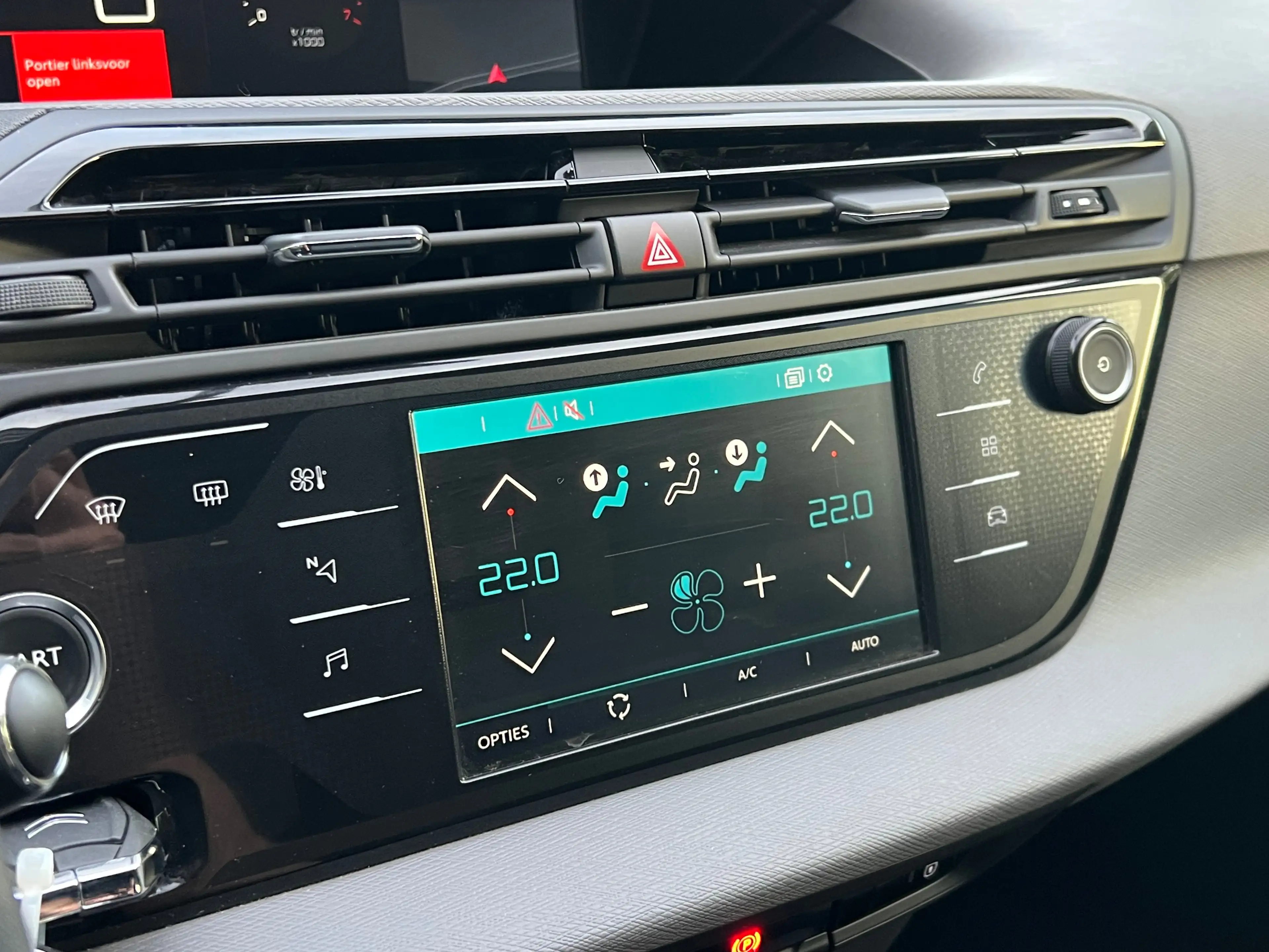 Citroen C4 Picasso 1.6 BlueHDi Navi Camera CruiseCntrl 48.573Km Keyless LED — photo 15