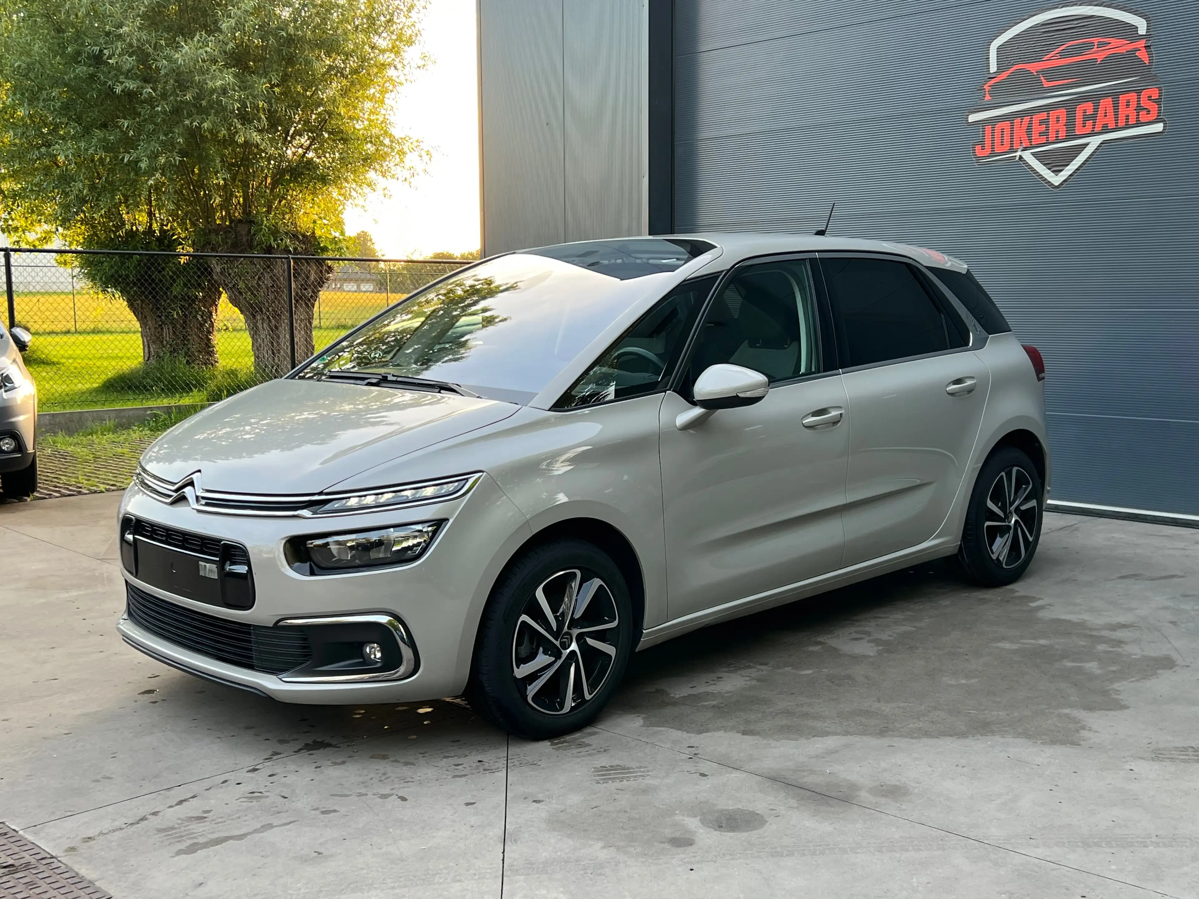 Citroen C4 Picasso 1.6 BlueHDi Navi Camera CruiseCntrl 48.573Km Keyless LED — photo 2