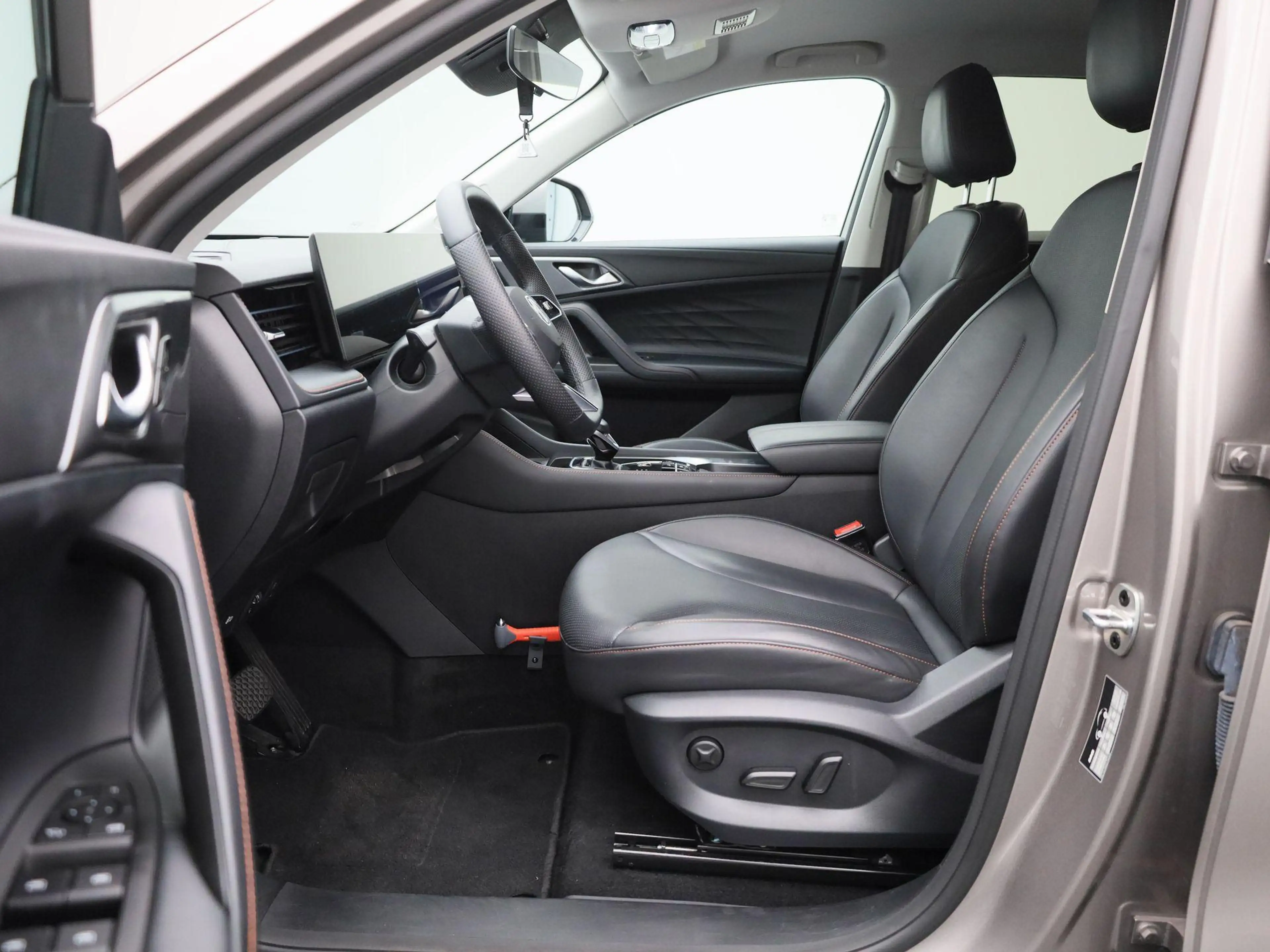 MG HS MG PHEV 1.5 Luxury — photo 11