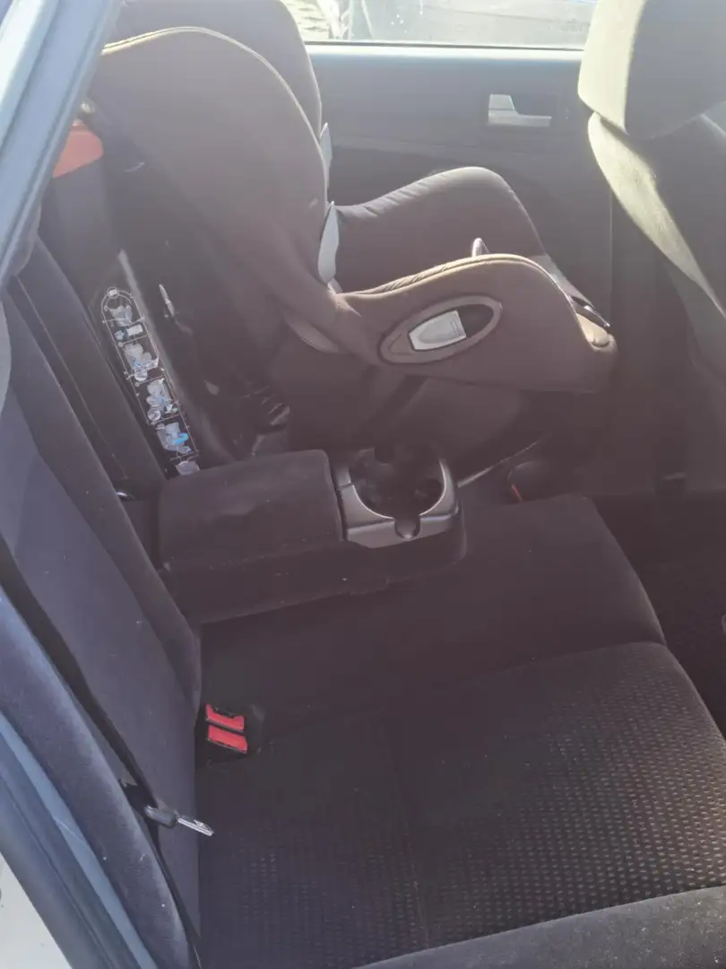 Ford Focus Ghia - 2